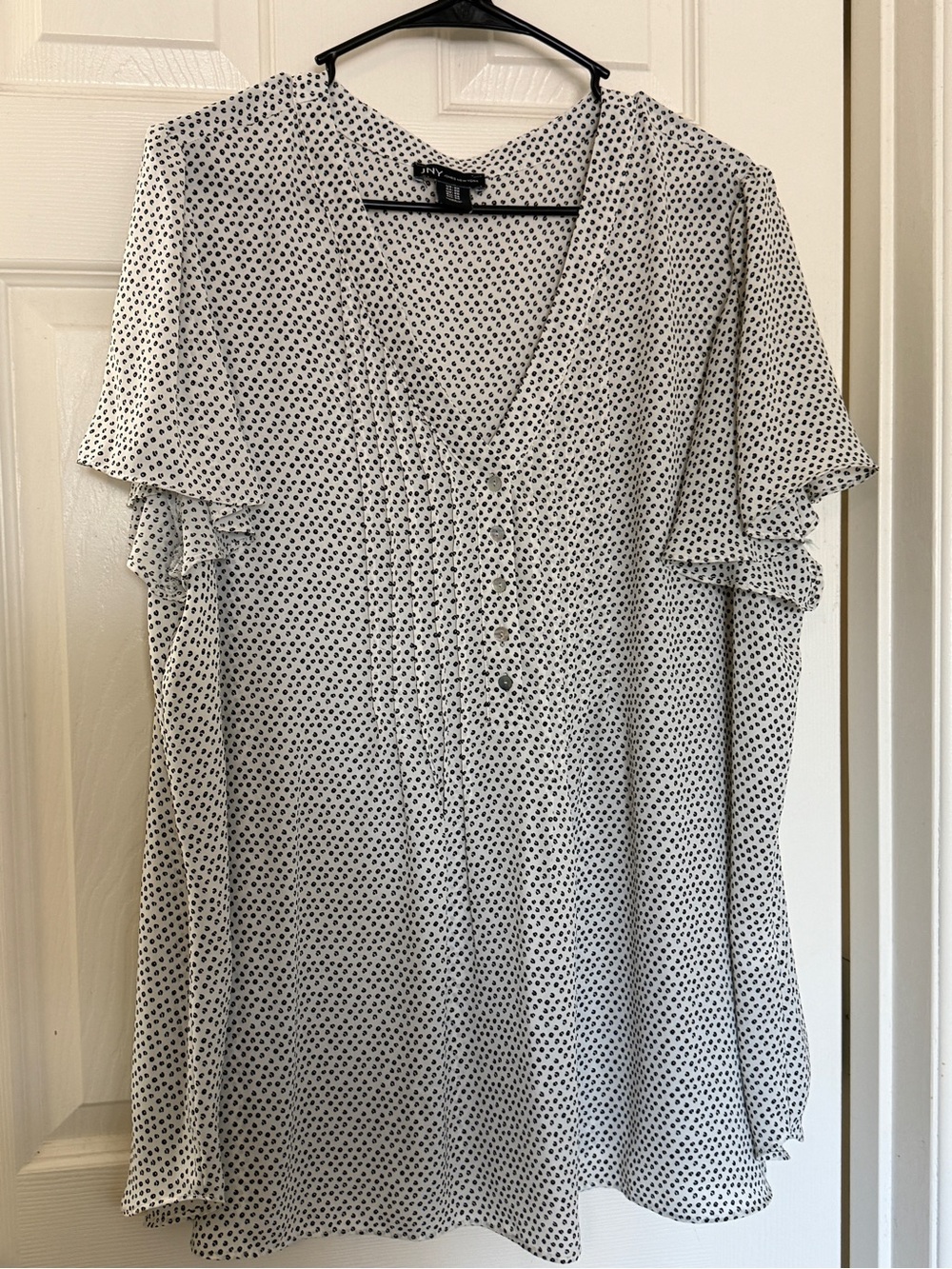 Jones New York White Blouse with Black Polka Dots V-Neck Pintuck Front